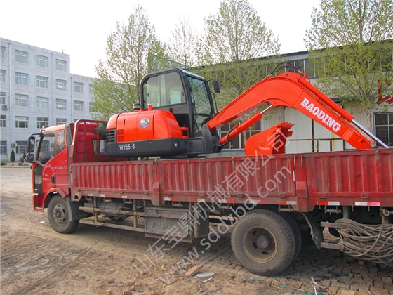 寶鼎公司履帶65發(fā)車(chē)圖片