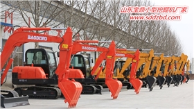 山東寶鼎小型挖掘機生產(chǎn)廠家