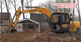 寶鼎小型挖掘機械產(chǎn)品
