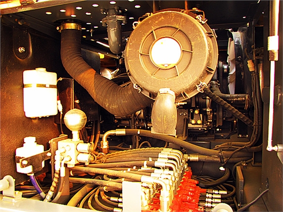 寶鼎挖掘機(jī)廠家95輪式挖掘機(jī)