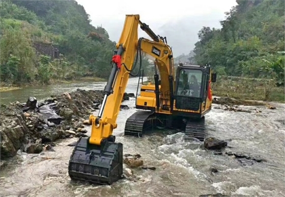 寶鼎小型挖掘機(jī)廠家