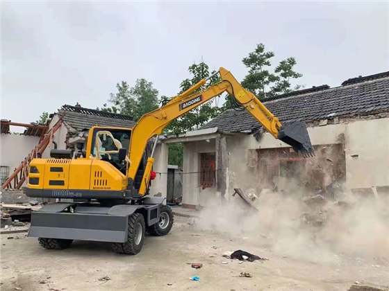 80挖掘機(jī)