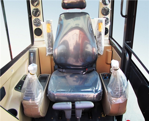 寶鼎小型履帶60挖掘機(jī)