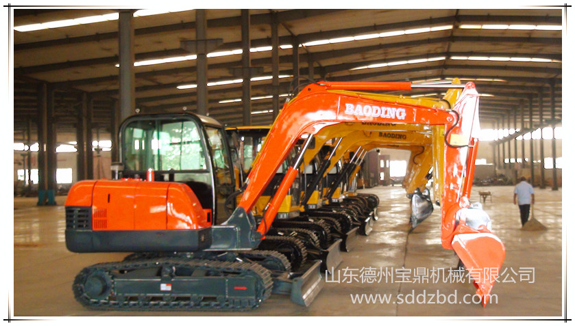 山東寶鼎機械公司小型挖掘機產(chǎn)品