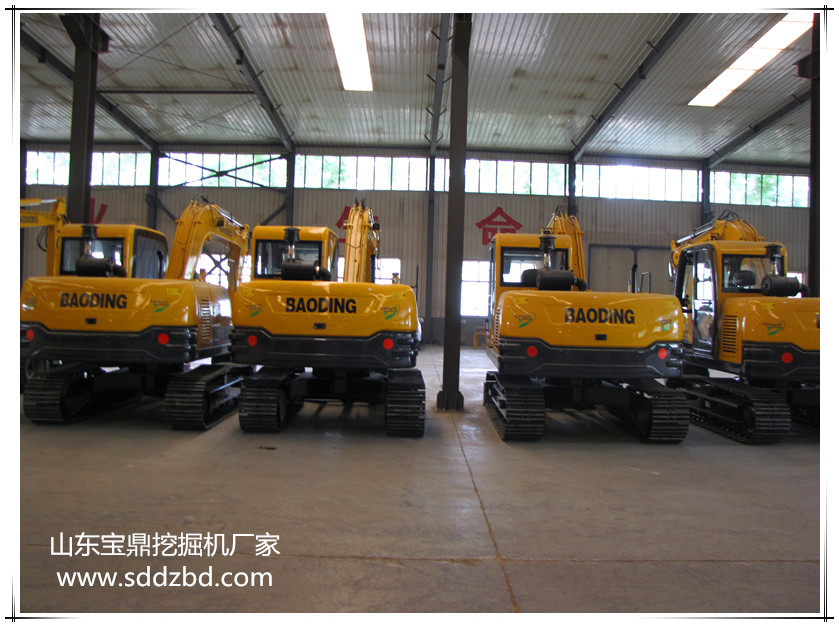 山東寶鼎挖掘機(jī)廠家小型挖掘機(jī)械產(chǎn)品