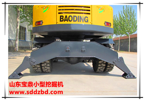 山東寶鼎小型挖掘機(jī)