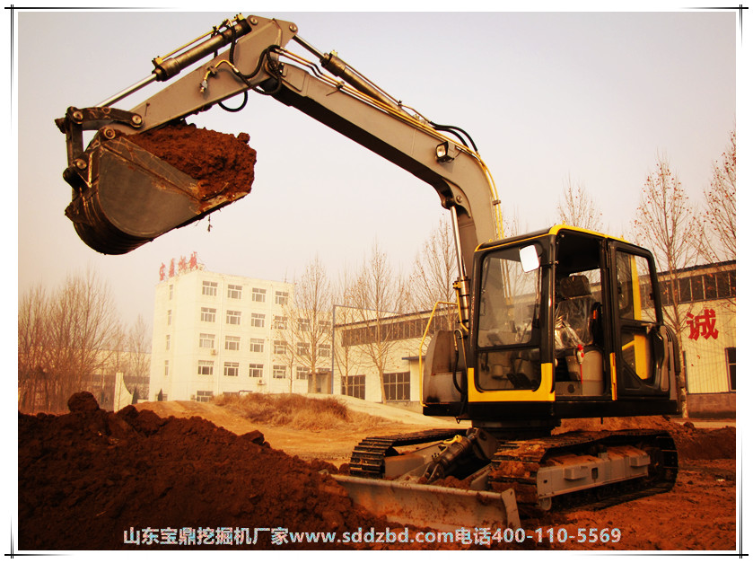 山東寶鼎挖掘機廠家80小型挖掘機械產(chǎn)品