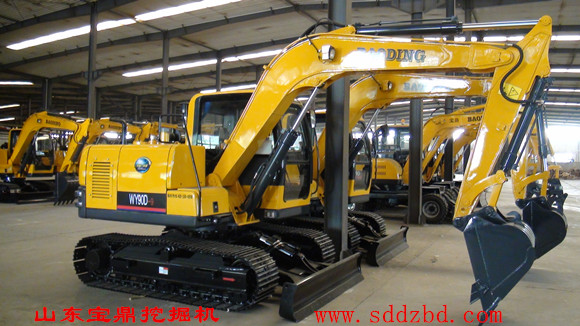 山東寶鼎小型挖掘機械產(chǎn)品.JPG