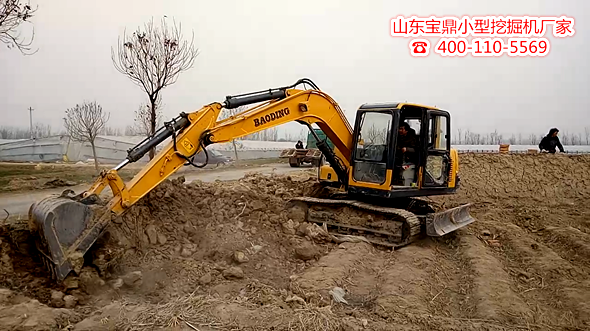 山東寶鼎小型挖掘機生產(chǎn)廠家