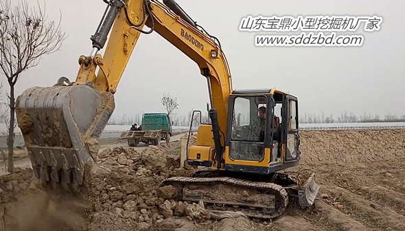 山東寶鼎小型挖掘機(jī)械生產(chǎn)廠家