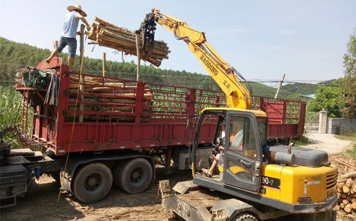 輪式挖掘機(jī)