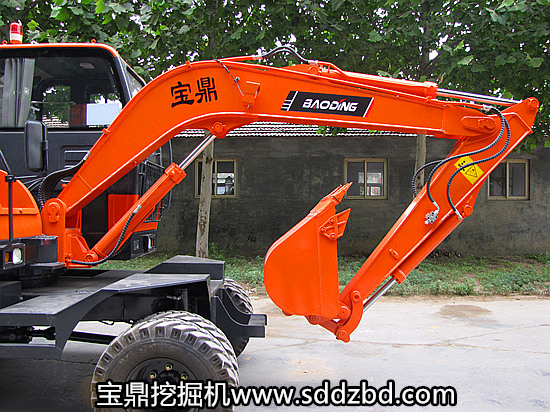 寶鼎挖掘機(jī)廠家挖斗采用耐磨斗齒