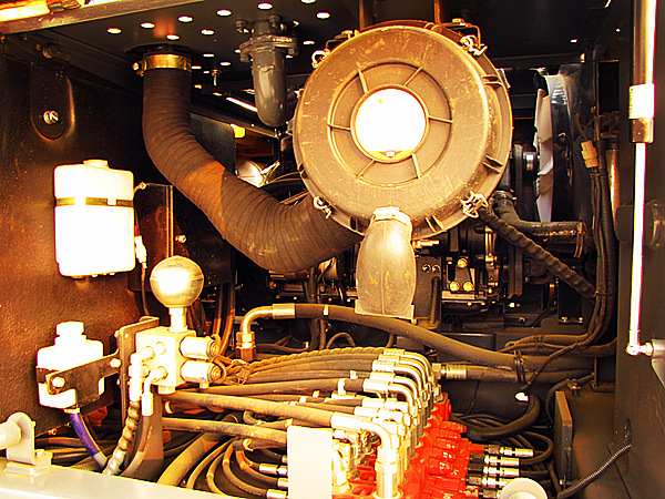 寶鼎挖掘機(jī)廠家95輪式挖掘機(jī)