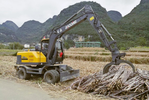 廣西多功能輪式i 挖掘機(jī)