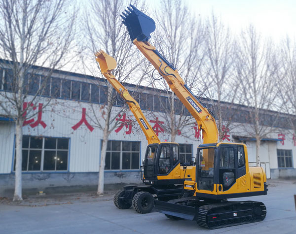 膠輪式小型挖掘機.jpg