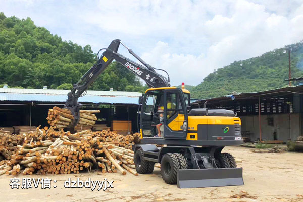 寶鼎輪式抓木機(jī).jpg