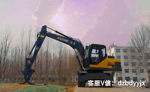寶鼎輪式挖掘機(jī)抓木機(jī).jpg