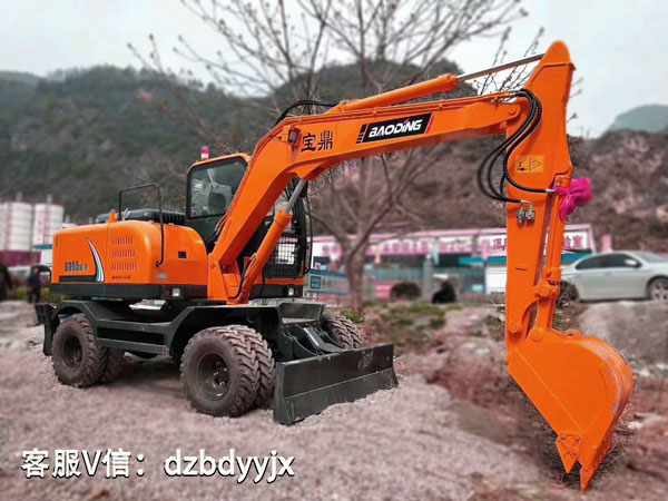 寶鼎輪式挖掘機(jī)80車型.jpg