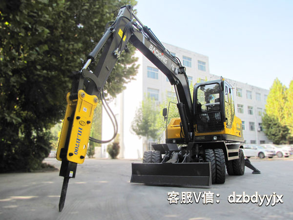 寶鼎多功能輪式挖掘機(jī).jpg