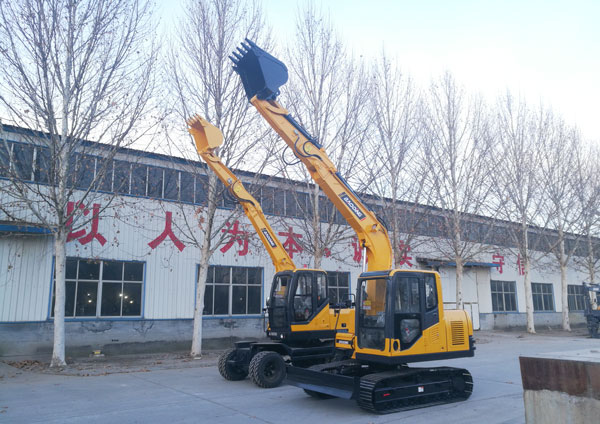 寶鼎輪胎式挖掘機(jī)80車型.jpg