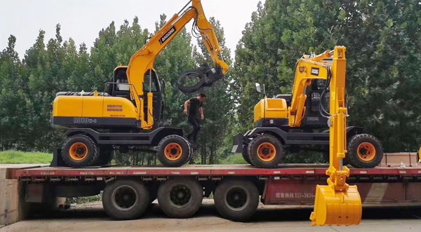 寶鼎小型輪式挖掘機(jī)80車型.jpg