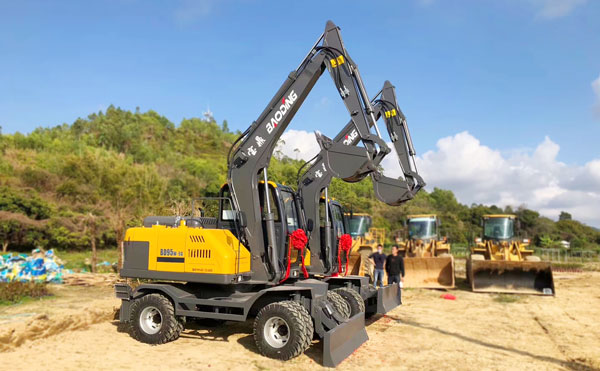 寶鼎輪式挖掘機(jī)95車型.jpg