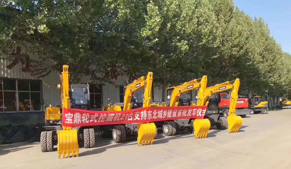 寶鼎輪式挖掘機(jī).jpg