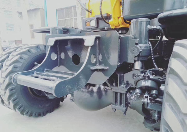 寶鼎輪式挖掘機(jī)下車架