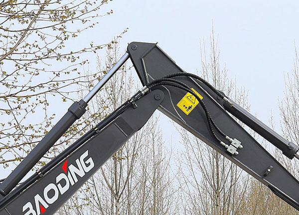 寶鼎輪式挖掘機(jī)動(dòng)臂與斗桿.jpg