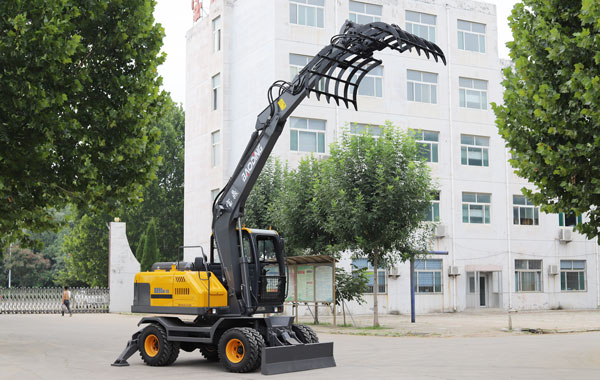 寶鼎95輪式挖掘機(jī)抓棉花機(jī).jpg