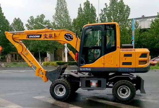 寶鼎經(jīng)濟(jì)型輪式挖掘機(jī).jpg