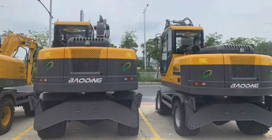 寶鼎輪式挖掘機(jī)廠家品牌.jpg