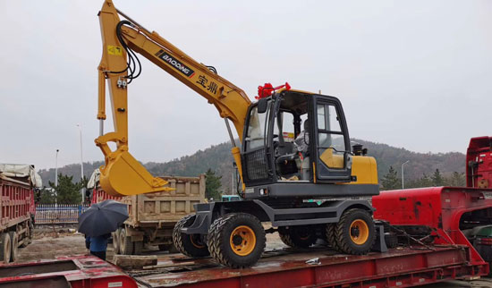寶鼎輪式挖掘機(jī)80車型.jpg