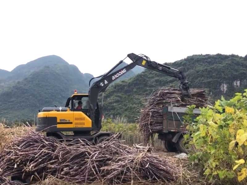 輪式抓裝機(jī)