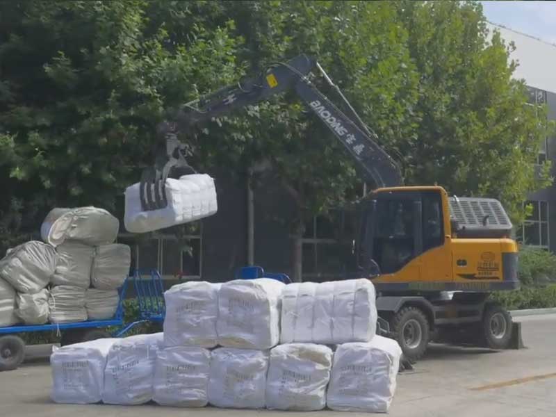 選購寶鼎抓包機，助力企業(yè)裝卸布料物料
